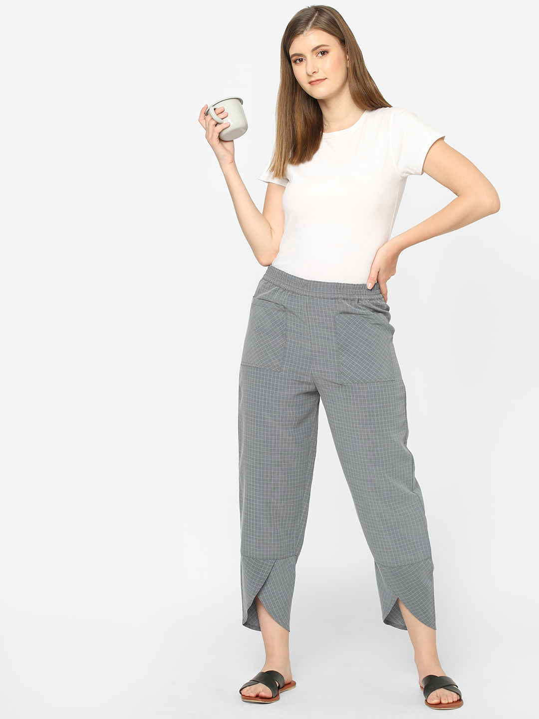 Buy Pull & Bear women regular fit pull on checkered pants grey combo Online  | Brands For Less