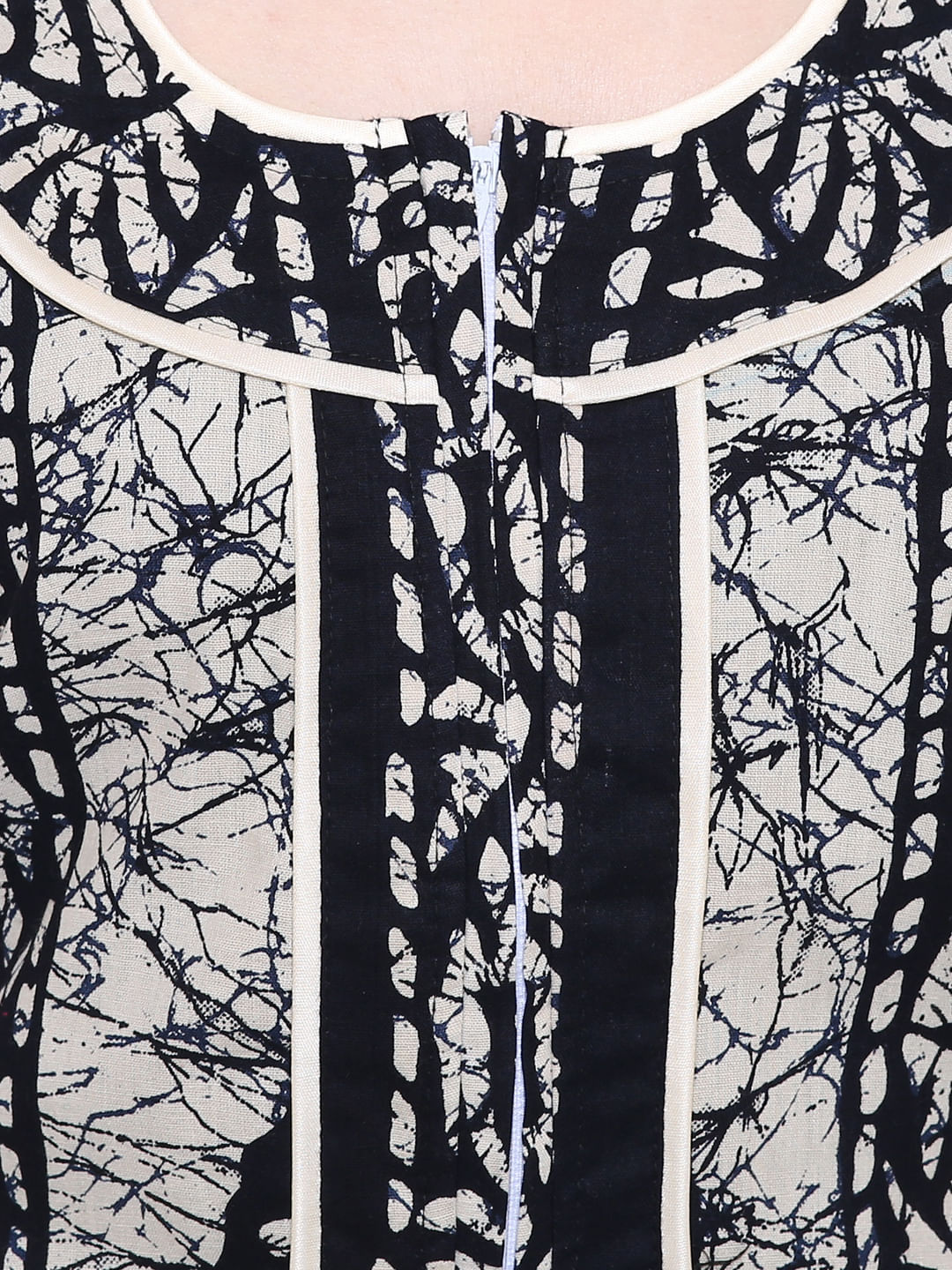 Black-Off-White Cotton Printed Nightdress